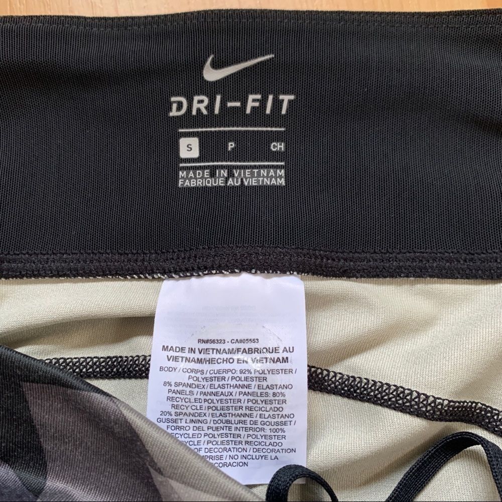 Nike Dri-Fit Leggings Size Small - Picture 4 of 9